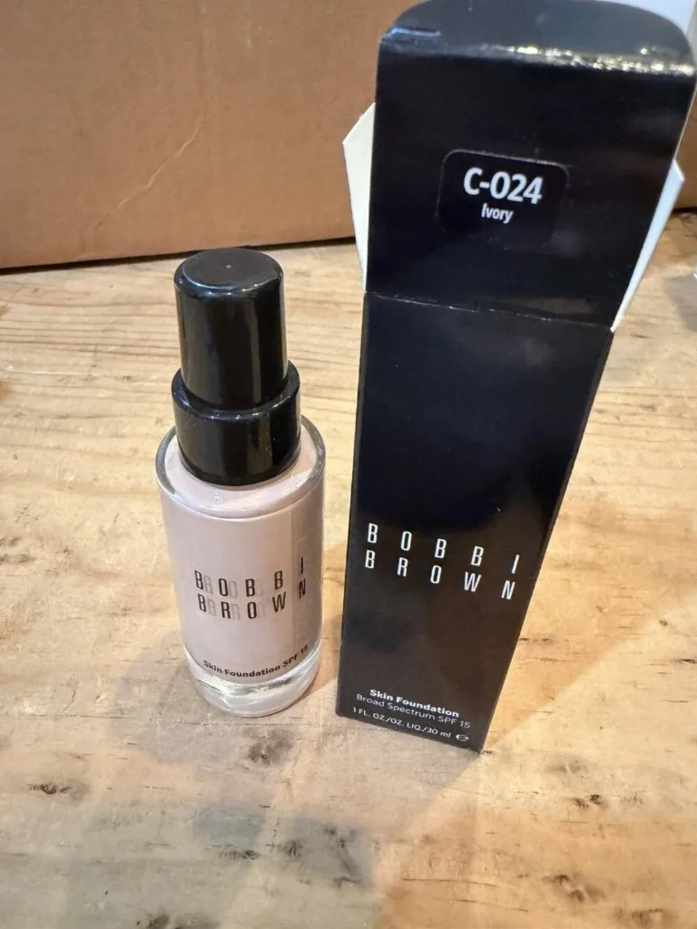 Bobbi Brown Skin Foundation SPF15 IVORY C024 1oz/30ml New W/ Box